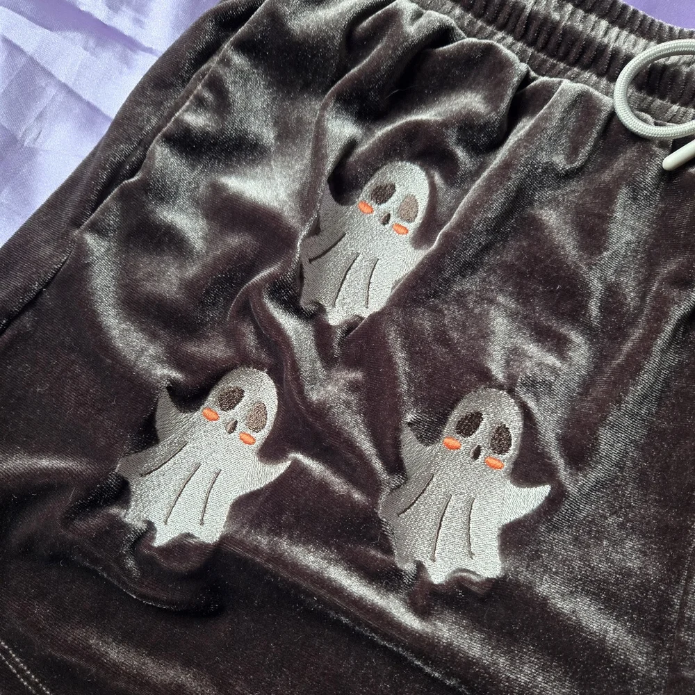 Thorn & Fable Velveteen Ghost Lounge Shorts - Picture 4 of 6